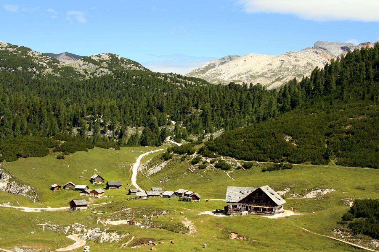 Camping Al Plan Dolomites Hotel San Vigilio Di Marebbe Ngoại thất bức ảnh